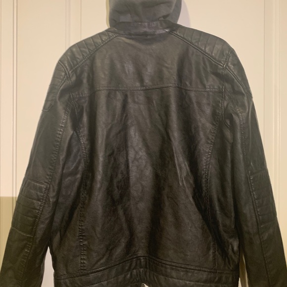 Boys cool jacket 😎 - Picture 4 of 8